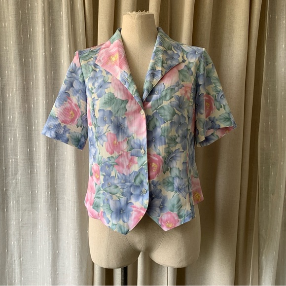 ALIA VINTAGE PASTEL FLORAL BUTTON UP SHORT SLEEVED BLOUSE 8 - Picture 1 of 8